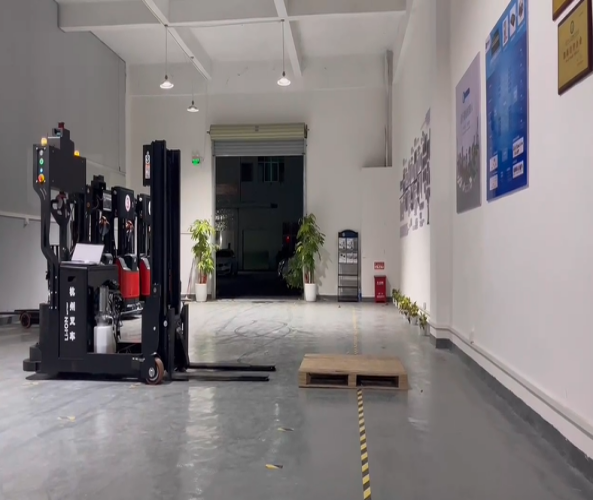 5G升降式AGV叉車