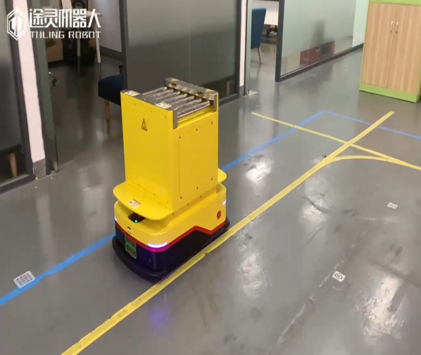 磁條導航滾筒對接AGV